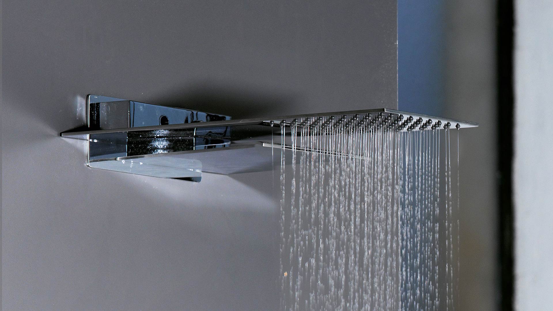 Delo - soffione doccia a muro con cascata - blogheader