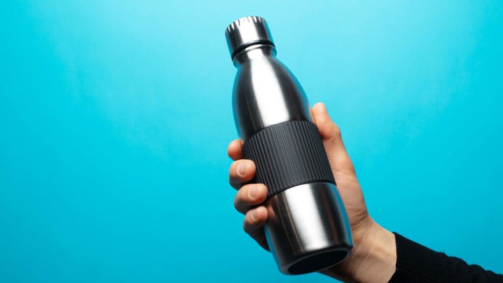 Delò - bere acqua del rubinetto fa bene - borraccia acqua riutilizzabile