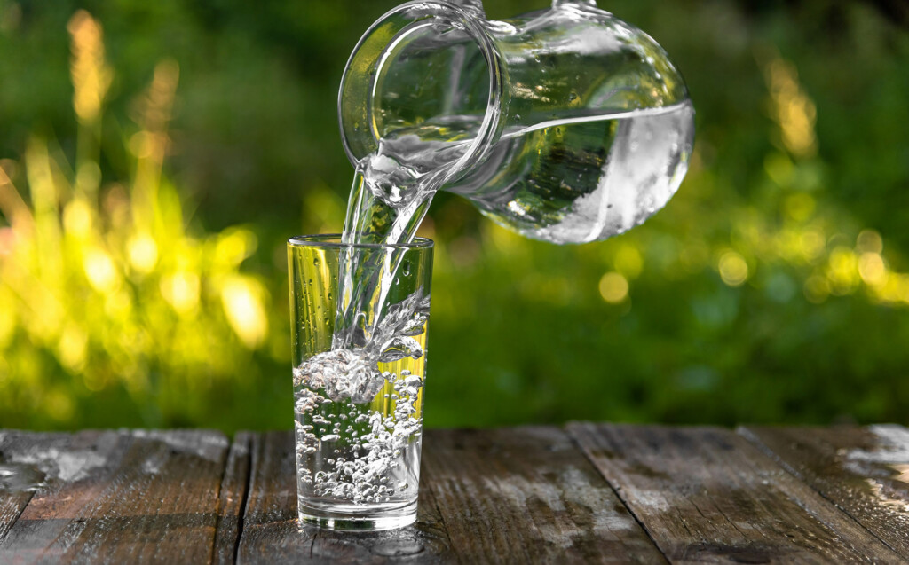 Delò - bere acqua del rubinetto fa bene - caraffa acqua di rubinetto